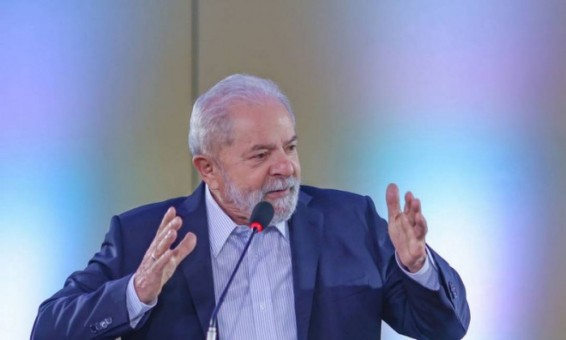 Lula retoma debate sobre controle da mídia, mas tema pode ficar fora de programa de governo petista